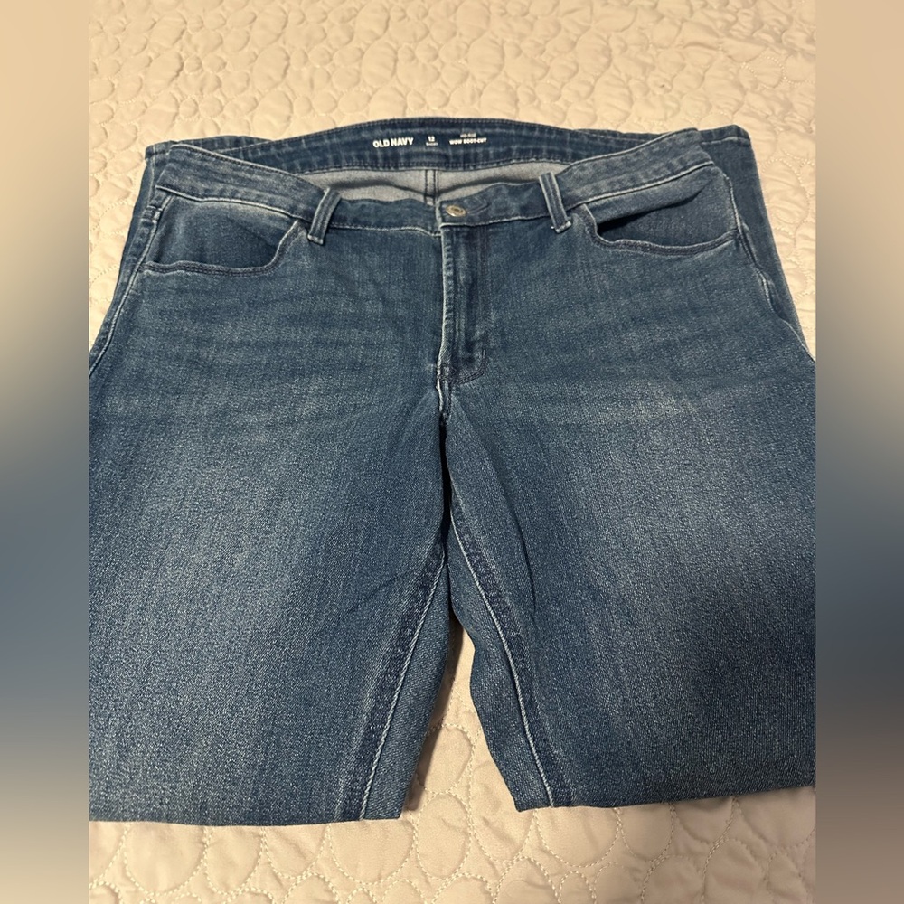 Old Navy Women’s Boot Cut Jeans in Blue